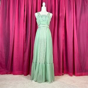 Vintage Green Lace Maxi Dress
